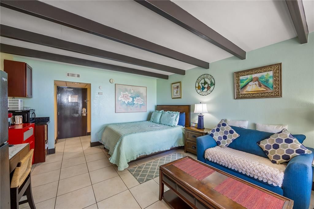 For Sale: $162,000 (1 beds, 1 baths, 308 Square Feet)