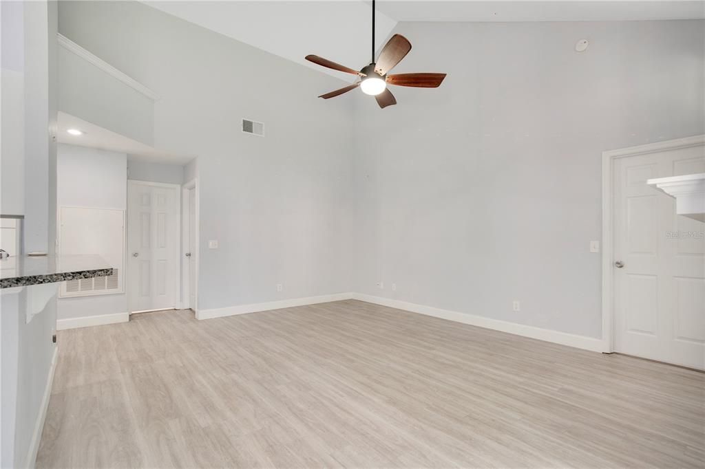 For Sale: $280,000 (2 beds, 2 baths, 1154 Square Feet)