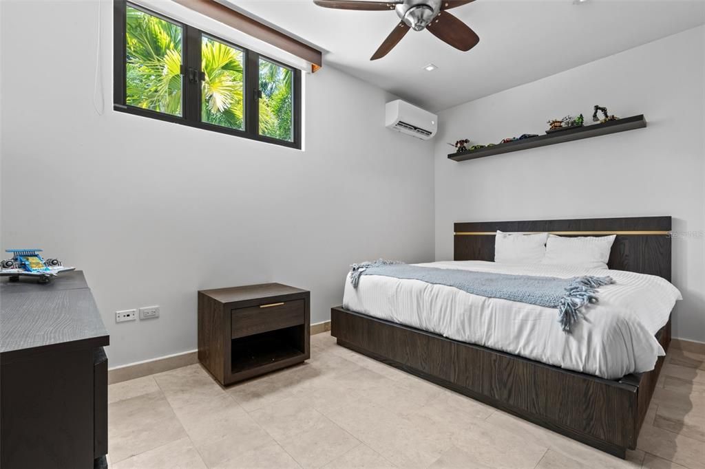 待售: $28,990,000 (5 贝兹, 6 浴室, 5611 平方英尺)