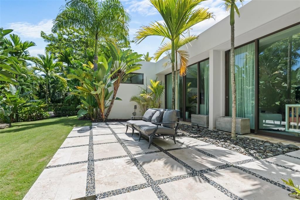 待售: $28,990,000 (5 贝兹, 6 浴室, 5611 平方英尺)