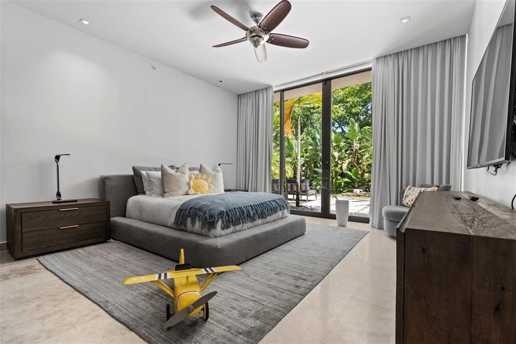 待售: $28,990,000 (5 贝兹, 6 浴室, 5611 平方英尺)