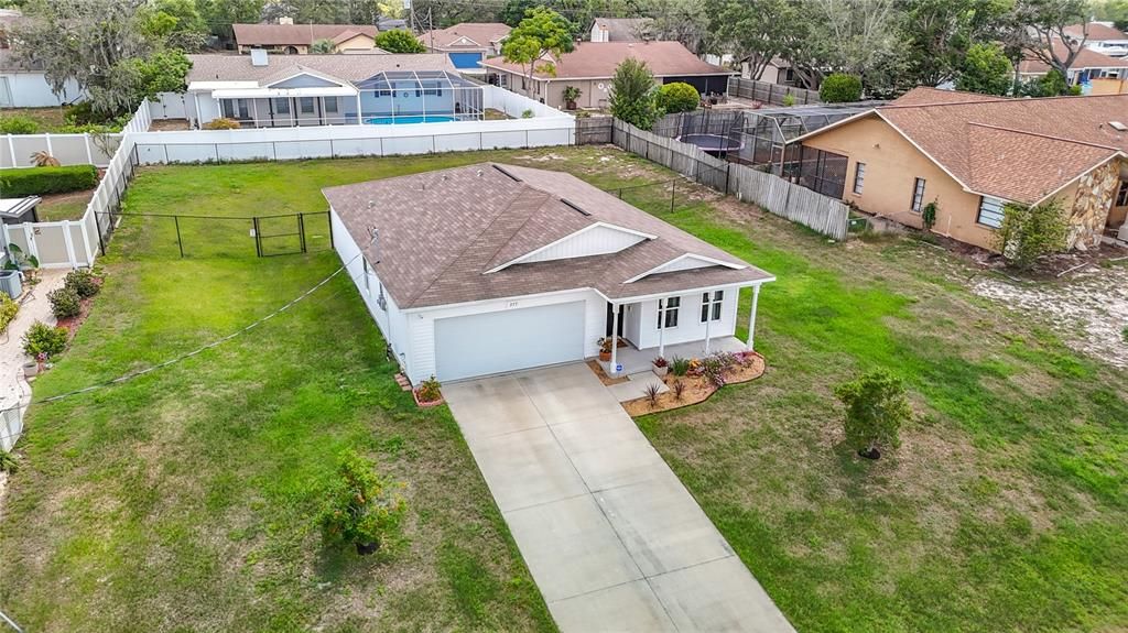 Activo con contrato: $289,900 (4 camas, 2 baños, 1437 Pies cuadrados)