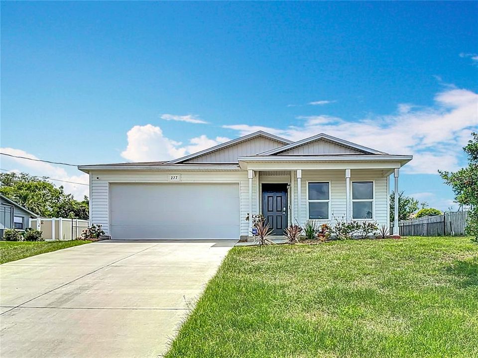 Activo con contrato: $289,900 (4 camas, 2 baños, 1437 Pies cuadrados)