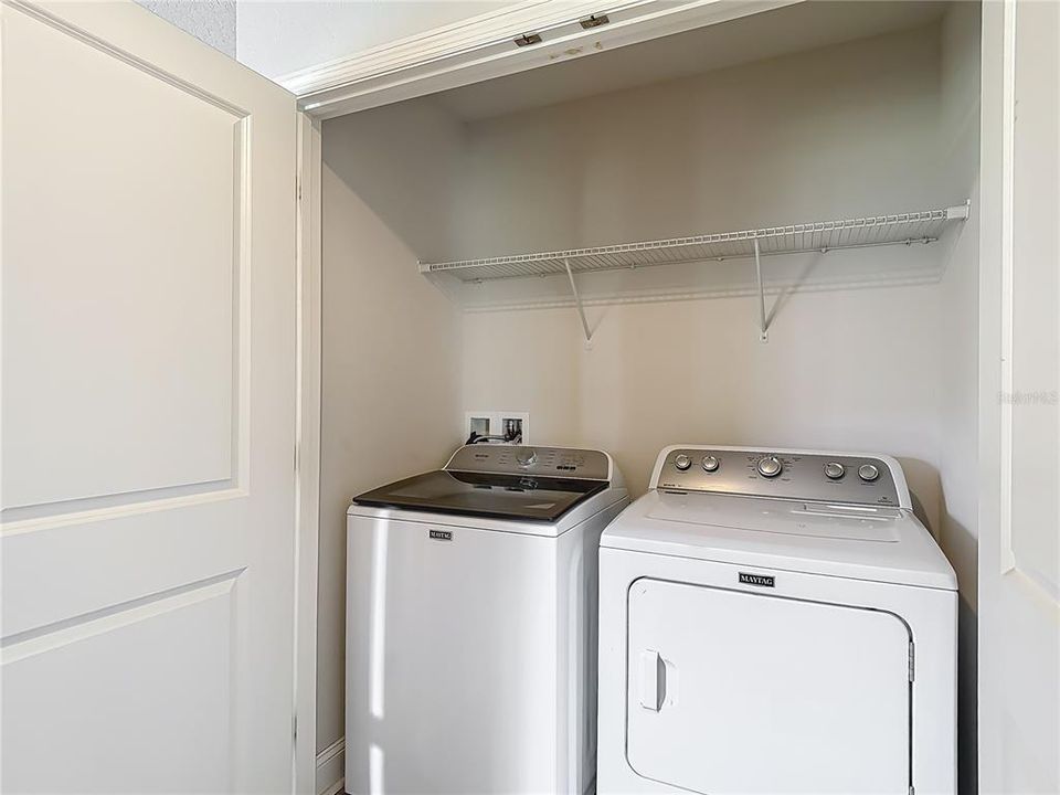 Activo con contrato: $289,900 (4 camas, 2 baños, 1437 Pies cuadrados)