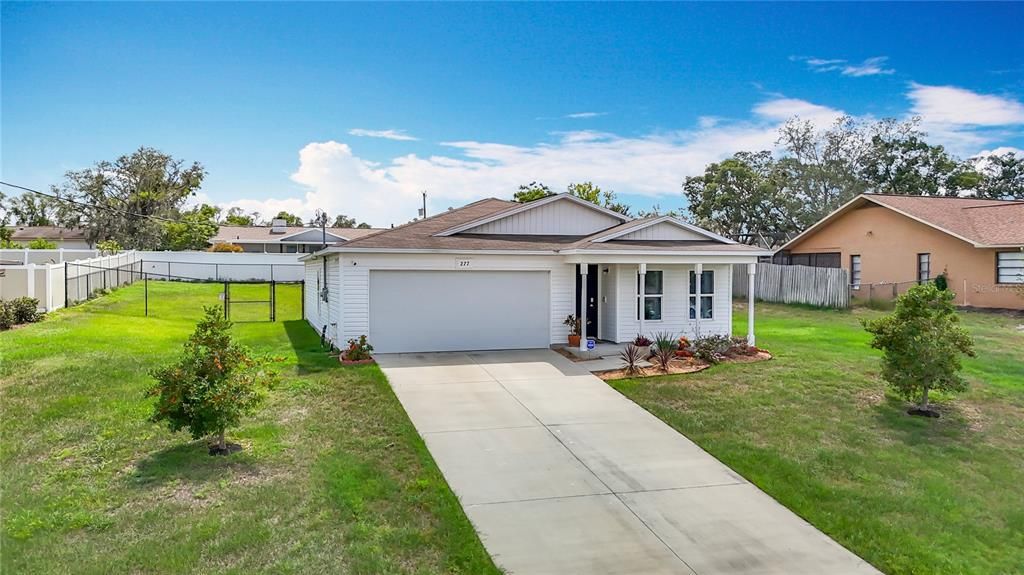 Activo con contrato: $289,900 (4 camas, 2 baños, 1437 Pies cuadrados)