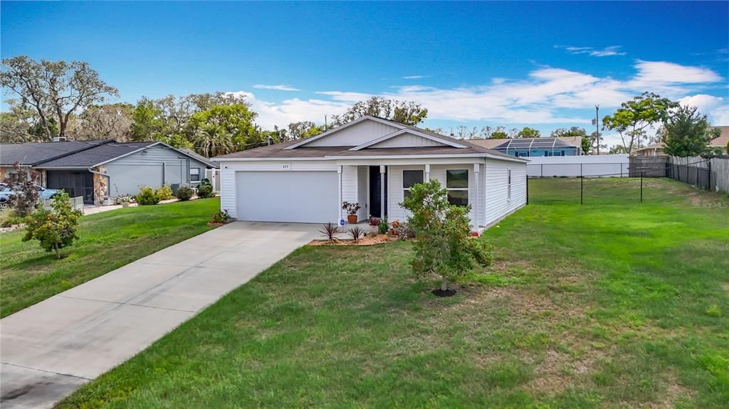 Activo con contrato: $289,900 (4 camas, 2 baños, 1437 Pies cuadrados)