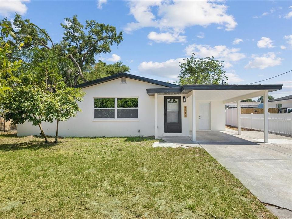 最近售出: $289,999 (3 贝兹, 1 浴室, 1050 平方英尺)