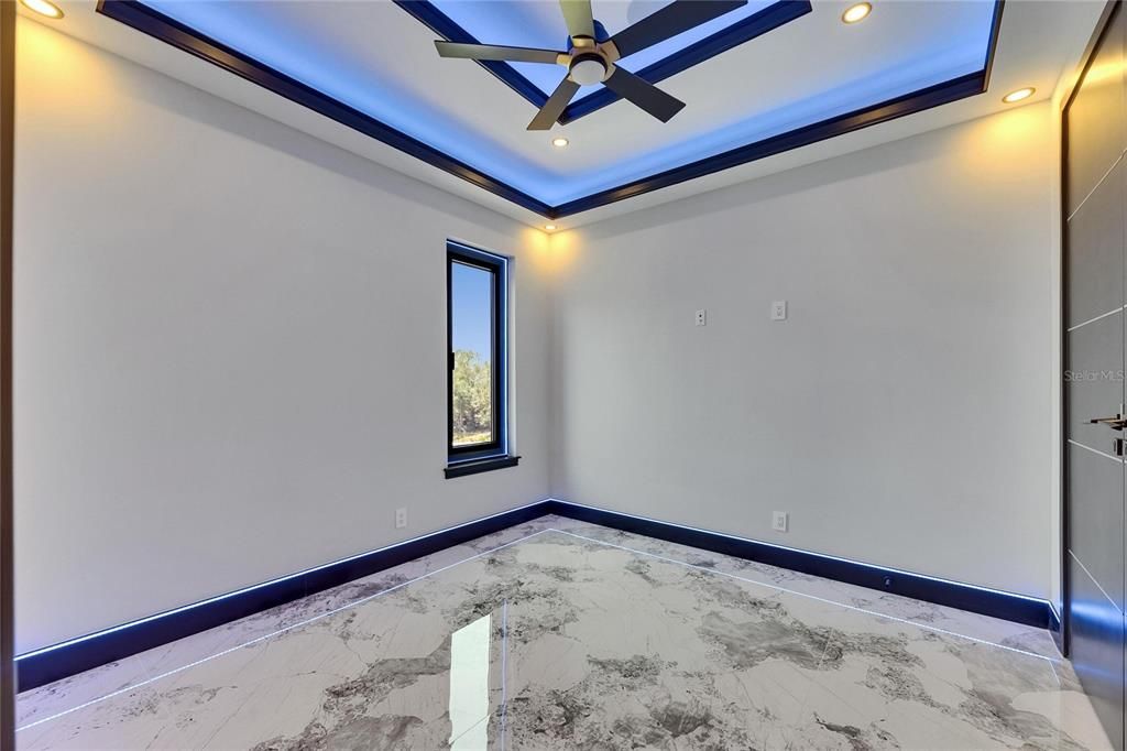 На продажу: $1,549,000 (7 спален, 4 ванн, 3824 Квадратных фут)