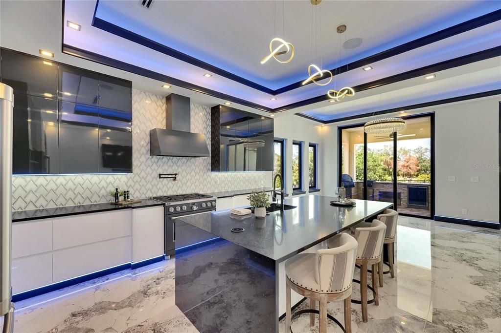 На продажу: $1,549,000 (7 спален, 4 ванн, 3824 Квадратных фут)