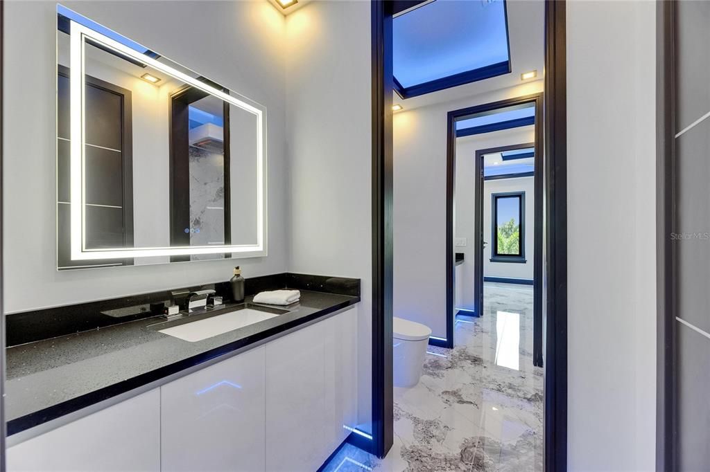 На продажу: $1,549,000 (7 спален, 4 ванн, 3824 Квадратных фут)