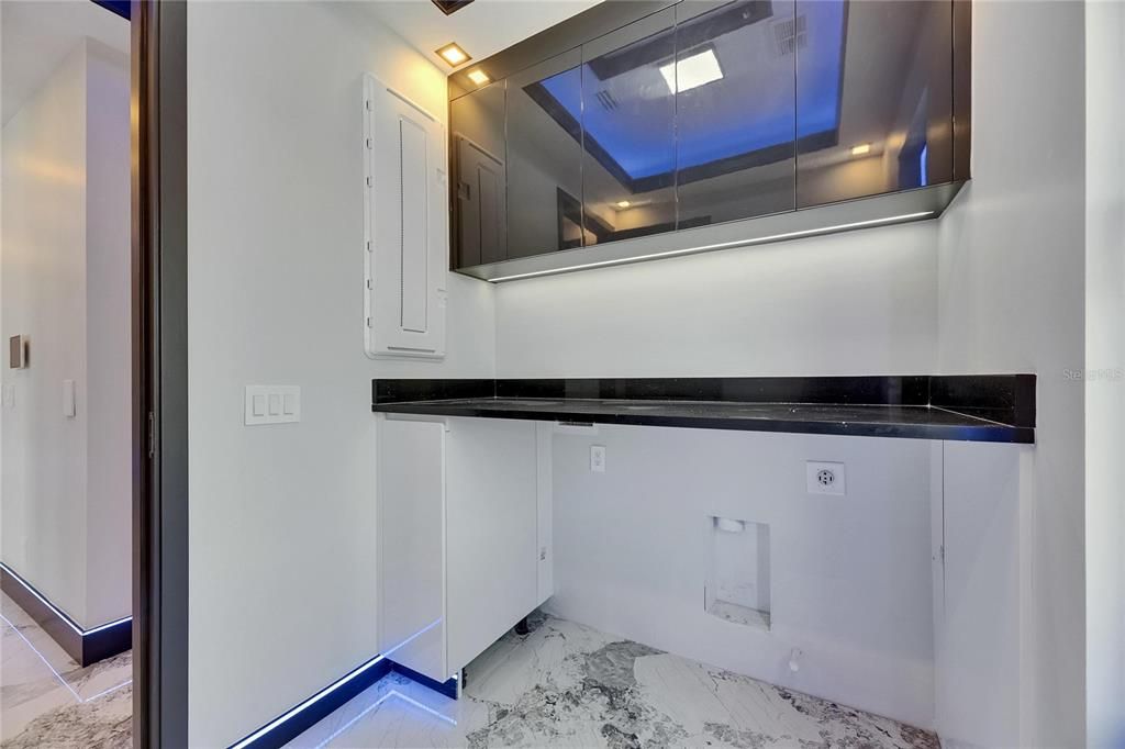 На продажу: $1,549,000 (7 спален, 4 ванн, 3824 Квадратных фут)