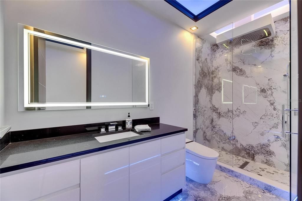 На продажу: $1,549,000 (7 спален, 4 ванн, 3824 Квадратных фут)