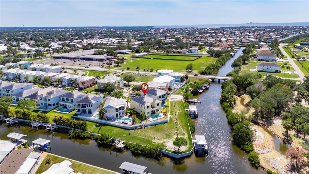 На продажу: $1,549,000 (7 спален, 4 ванн, 3824 Квадратных фут)