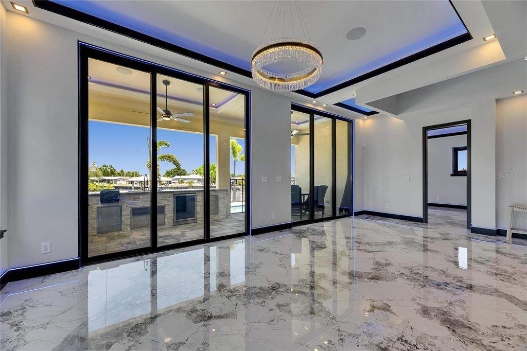 На продажу: $1,549,000 (7 спален, 4 ванн, 3824 Квадратных фут)