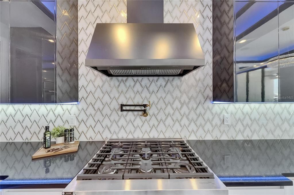 На продажу: $1,549,000 (7 спален, 4 ванн, 3824 Квадратных фут)