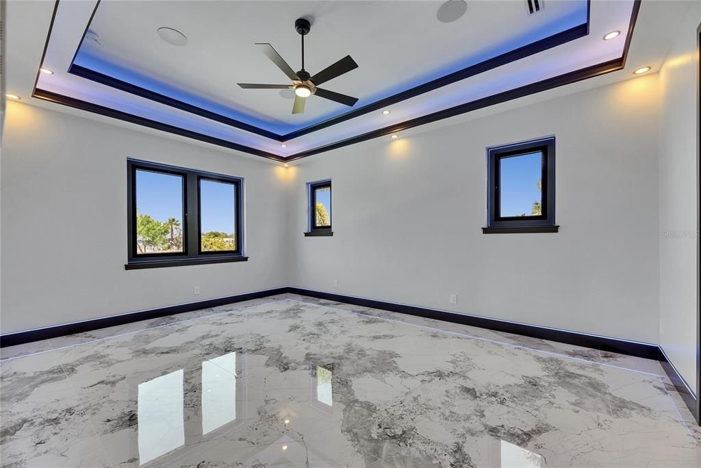 На продажу: $1,549,000 (7 спален, 4 ванн, 3824 Квадратных фут)