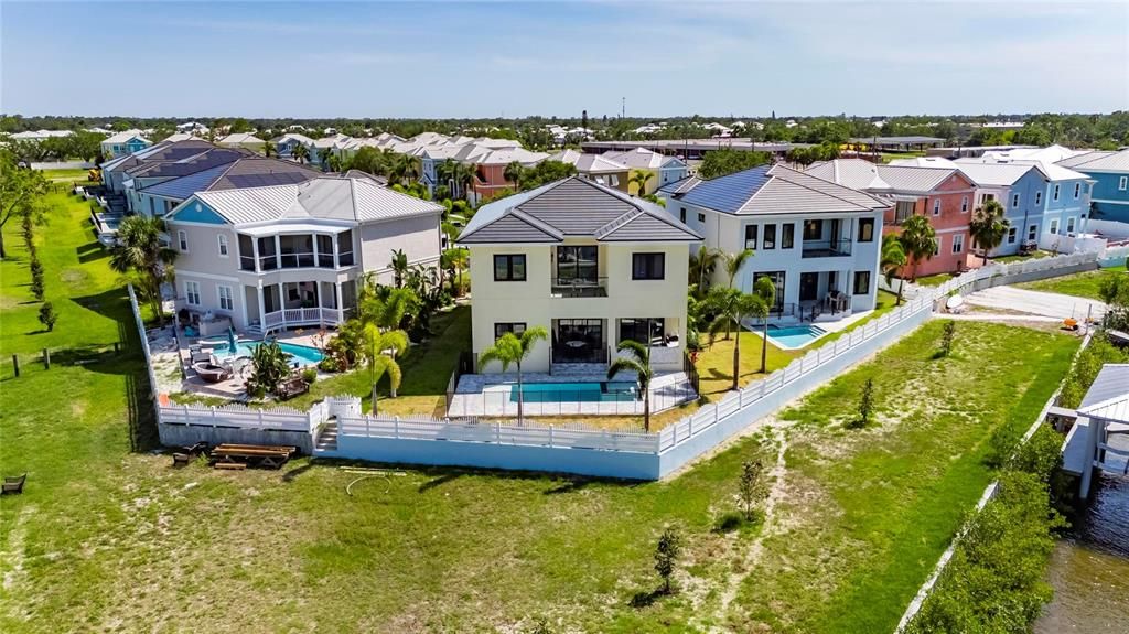 На продажу: $1,549,000 (7 спален, 4 ванн, 3824 Квадратных фут)