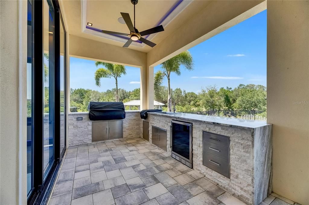 На продажу: $1,549,000 (7 спален, 4 ванн, 3824 Квадратных фут)