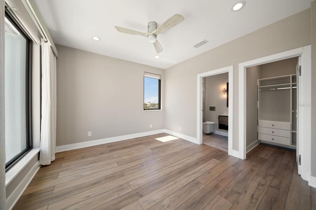 待售: $2,750,000 (4 贝兹, 4 浴室, 3202 平方英尺)