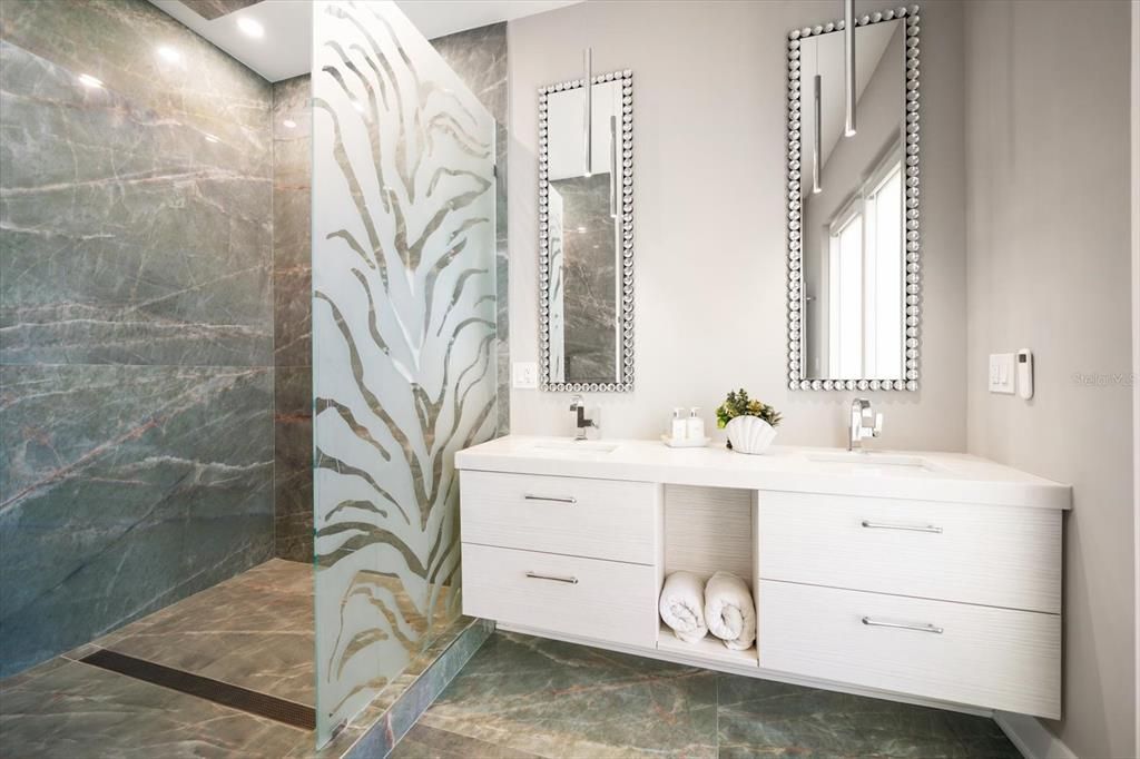 待售: $2,750,000 (4 贝兹, 4 浴室, 3202 平方英尺)