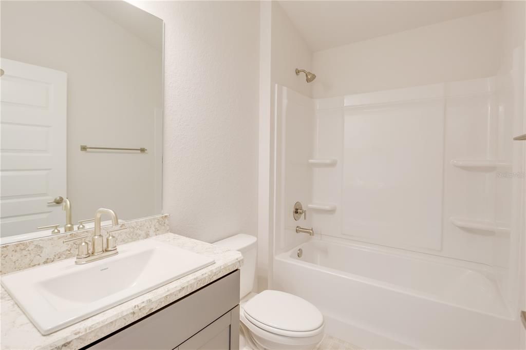 На продажу: $288,600 (3 спален, 2 ванн, 1512 Квадратных фут)