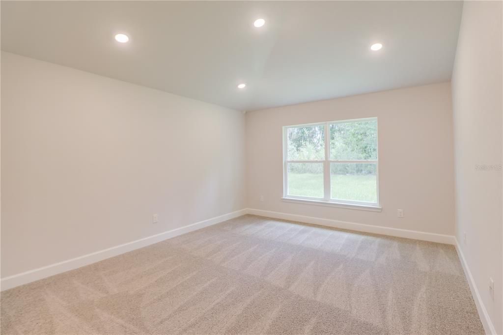 На продажу: $288,600 (3 спален, 2 ванн, 1512 Квадратных фут)