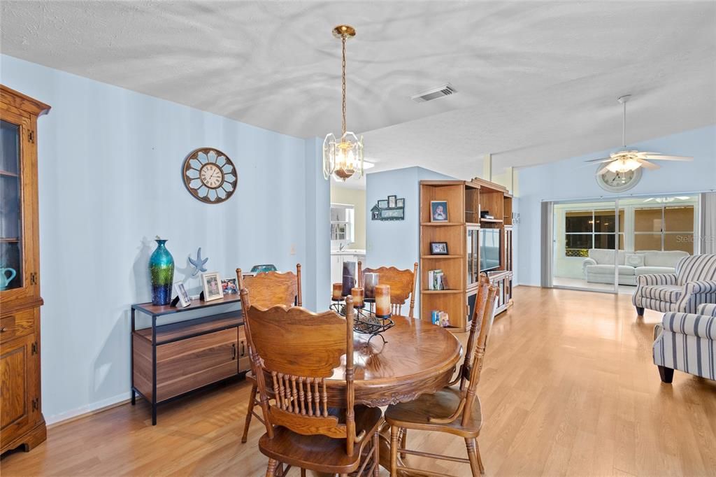 For Sale: $199,900 (3 beds, 2 baths, 1714 Square Feet)