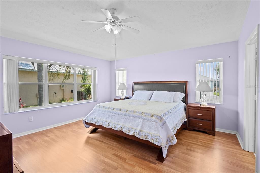 For Sale: $199,900 (3 beds, 2 baths, 1714 Square Feet)