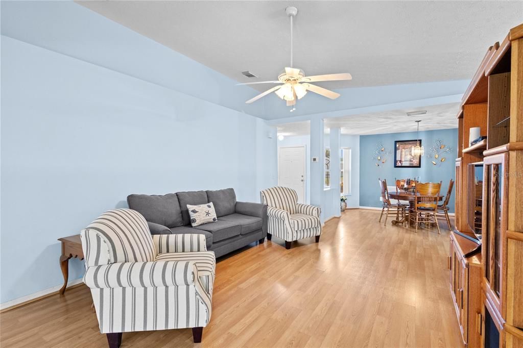 For Sale: $199,900 (3 beds, 2 baths, 1714 Square Feet)