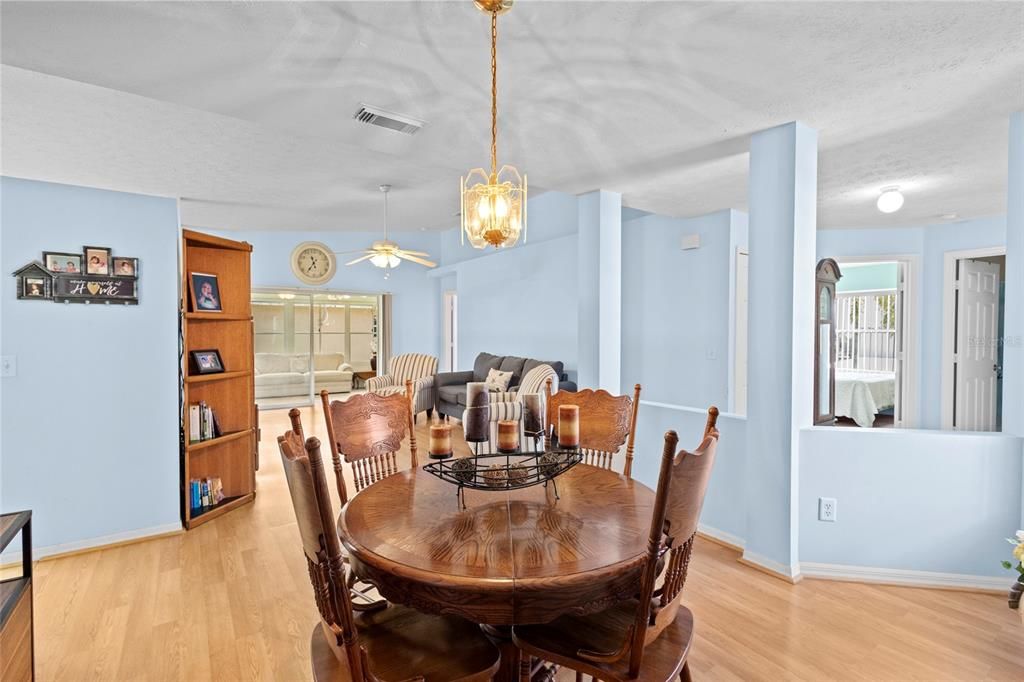 For Sale: $199,900 (3 beds, 2 baths, 1714 Square Feet)