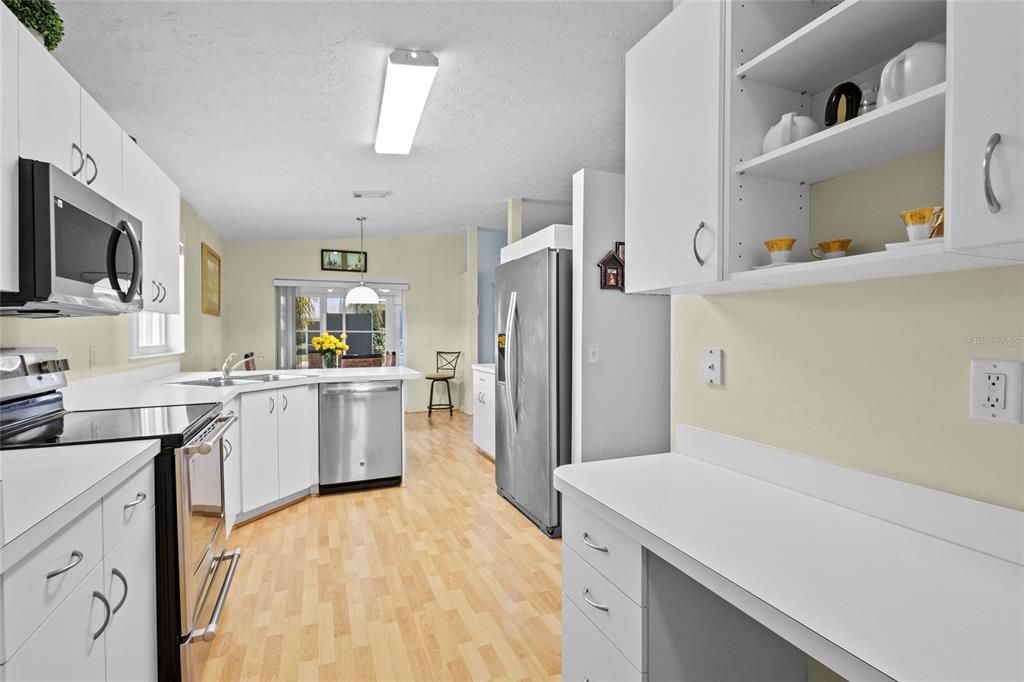 For Sale: $199,900 (3 beds, 2 baths, 1714 Square Feet)