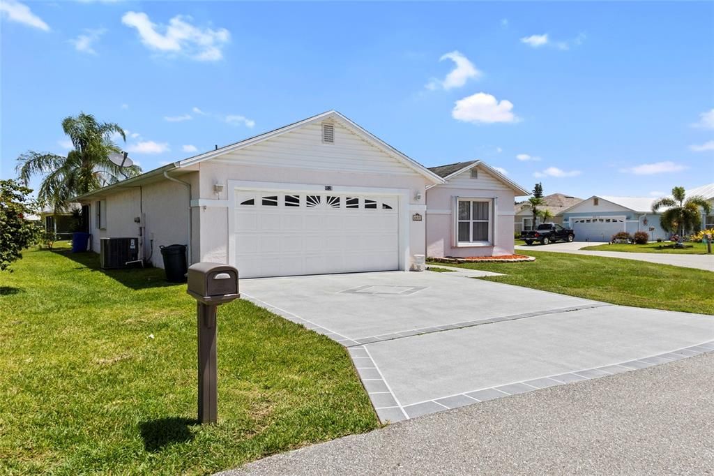 For Sale: $199,900 (3 beds, 2 baths, 1714 Square Feet)