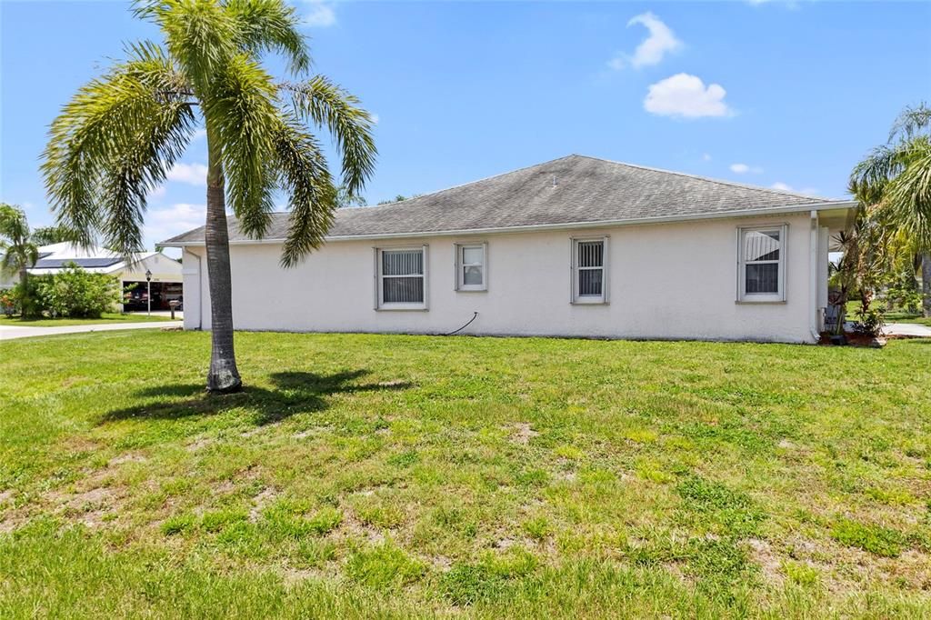 For Sale: $199,900 (3 beds, 2 baths, 1714 Square Feet)