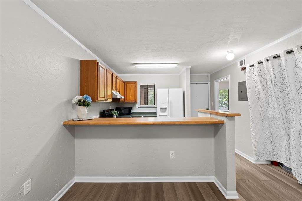 待售: $110,000 (2 贝兹, 2 浴室, 874 平方英尺)