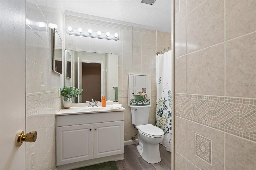 待售: $110,000 (2 贝兹, 2 浴室, 874 平方英尺)