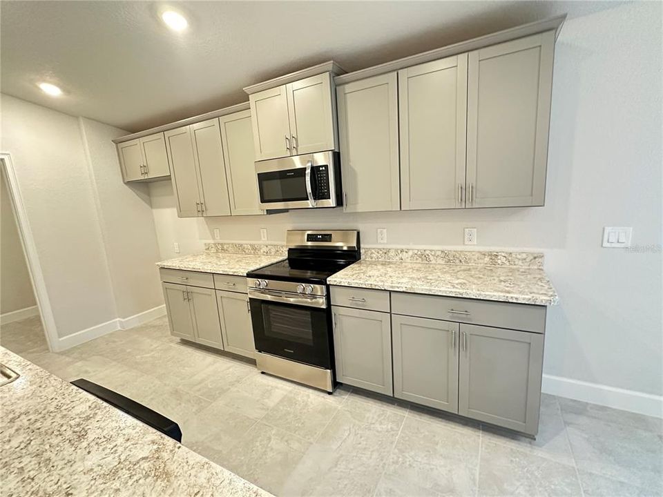 待售: $308,400 (3 贝兹, 2 浴室, 1970 平方英尺)