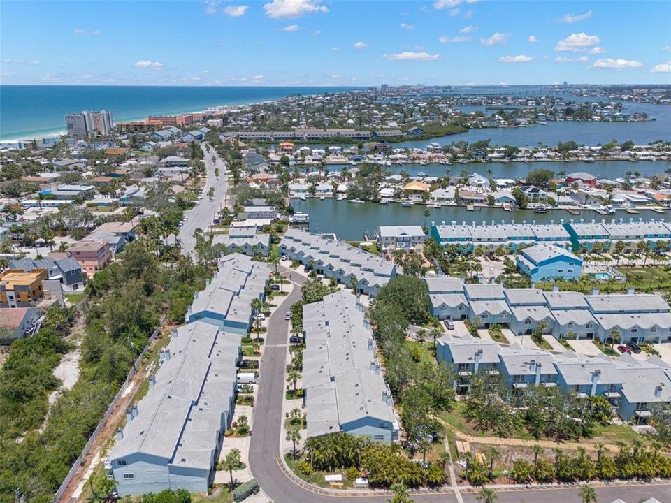 For Sale: $484,999 (2 beds, 2 baths, 1465 Square Feet)