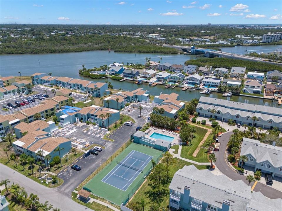 For Sale: $484,999 (2 beds, 2 baths, 1465 Square Feet)