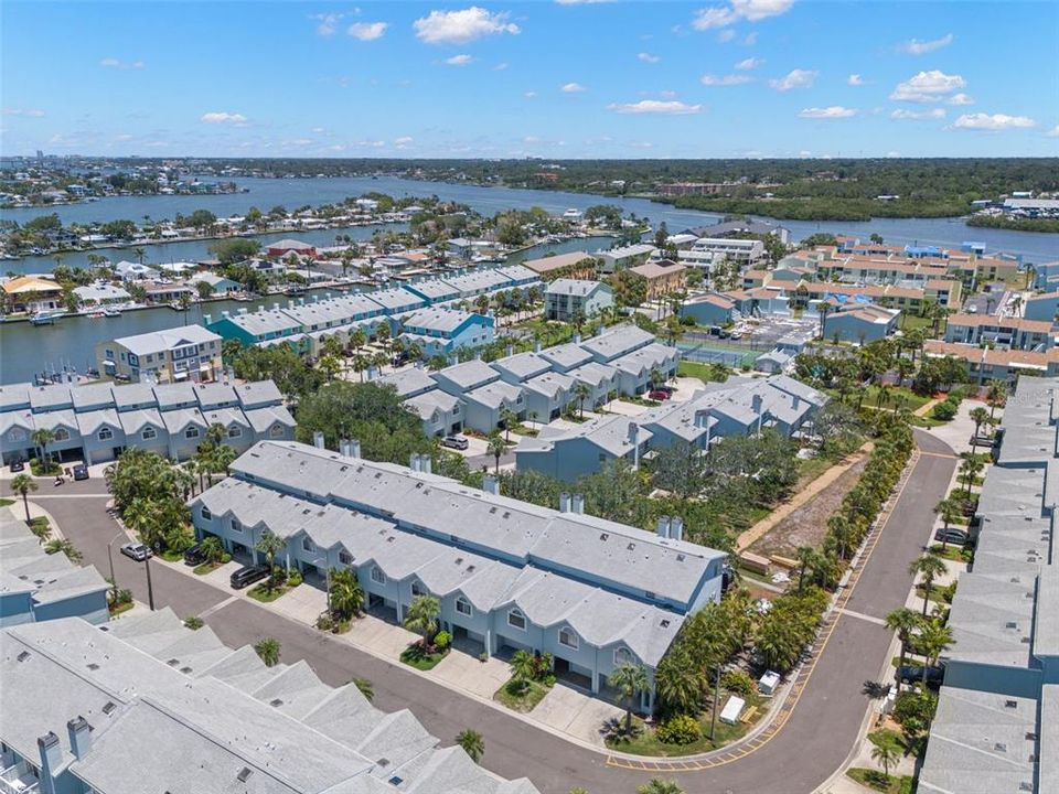 For Sale: $484,999 (2 beds, 2 baths, 1465 Square Feet)