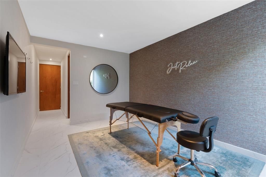 待售: $9,495,000 (6 贝兹, 7 浴室, 9250 平方英尺)