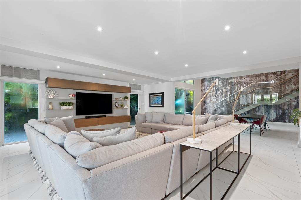 待售: $9,495,000 (6 贝兹, 7 浴室, 9250 平方英尺)