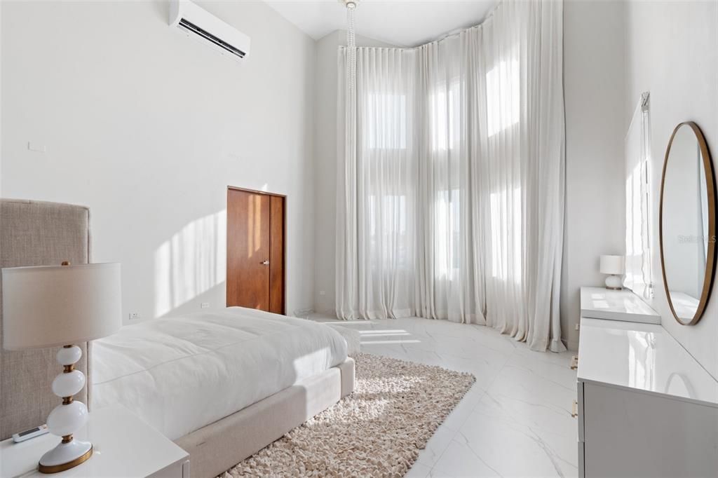 待售: $9,495,000 (6 贝兹, 7 浴室, 9250 平方英尺)