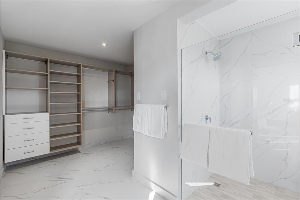 待售: $9,495,000 (6 贝兹, 7 浴室, 9250 平方英尺)