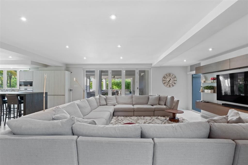 待售: $9,495,000 (6 贝兹, 7 浴室, 9250 平方英尺)