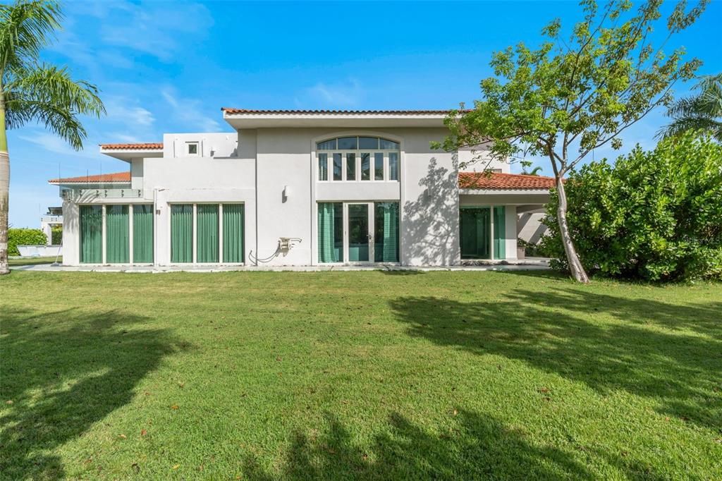 待售: $9,495,000 (6 贝兹, 7 浴室, 9250 平方英尺)