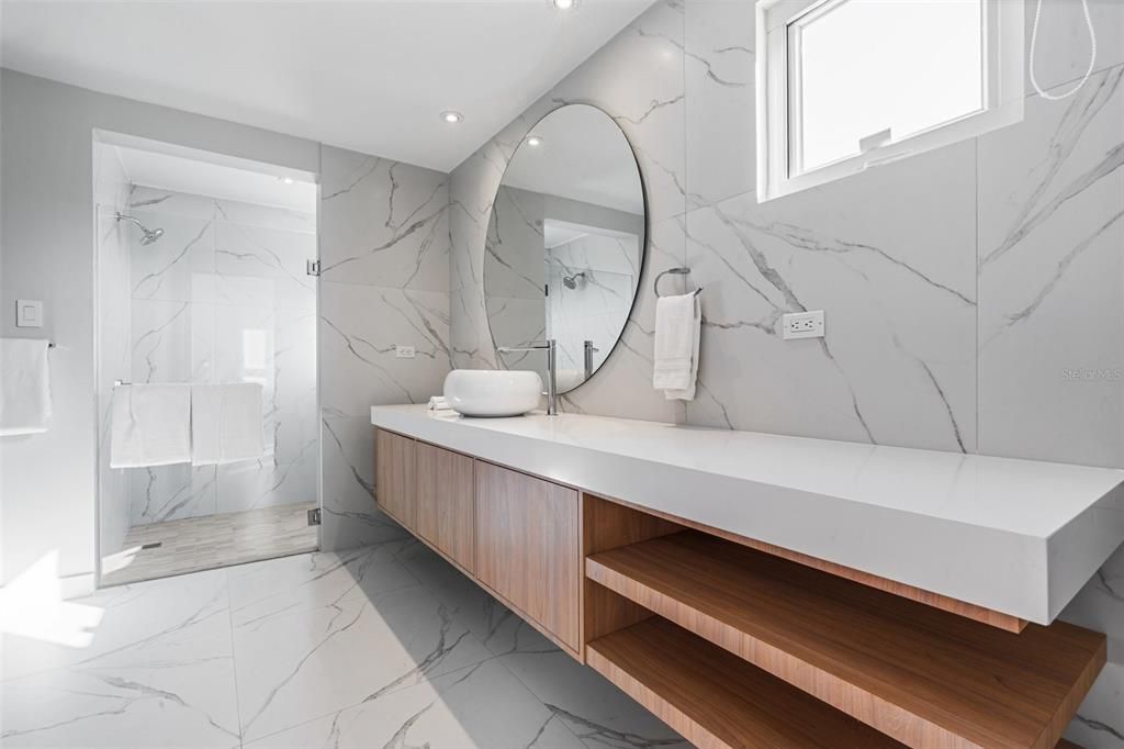 待售: $9,495,000 (6 贝兹, 7 浴室, 9250 平方英尺)