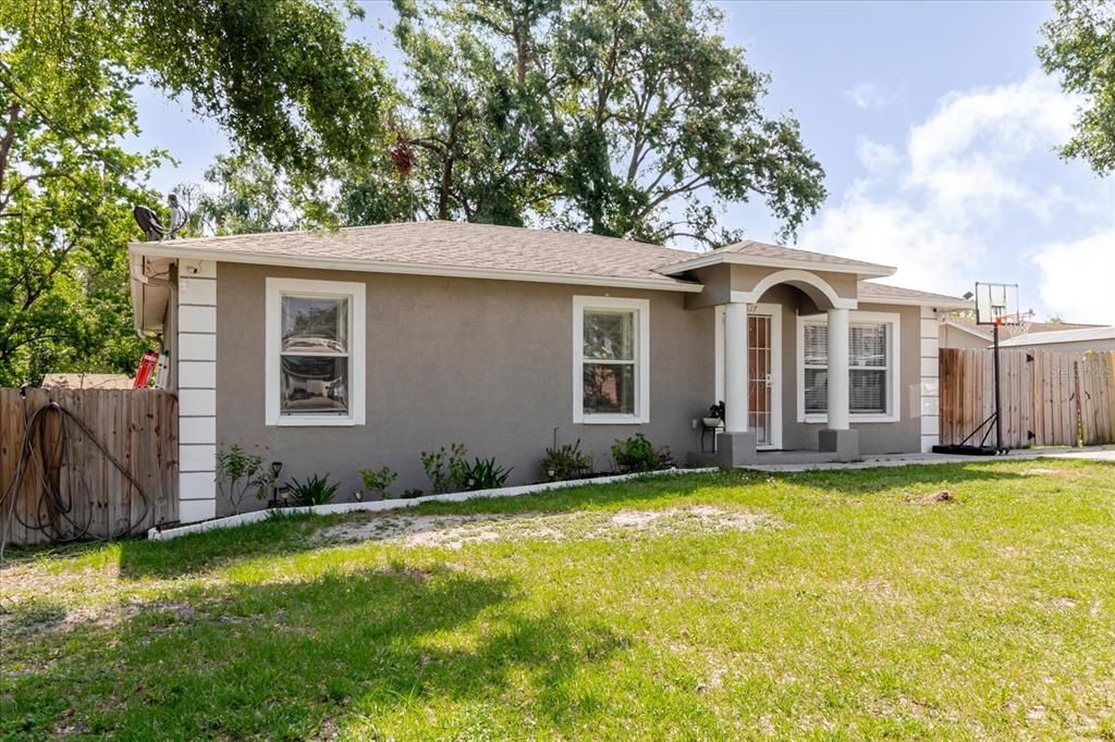 最近售出: $385,000 (3 贝兹, 2 浴室, 1200 平方英尺)