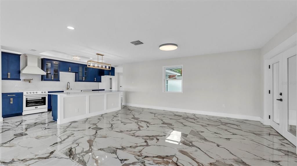 待售: $1,250,000 (5 贝兹, 4 浴室, 3620 平方英尺)