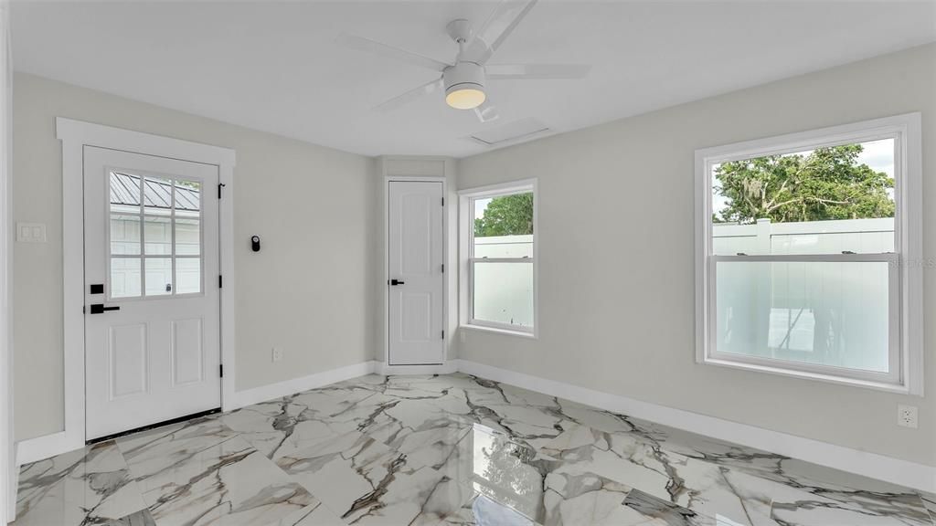 待售: $1,250,000 (5 贝兹, 4 浴室, 3620 平方英尺)