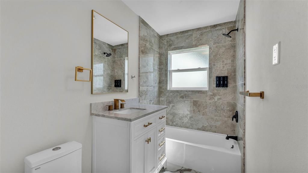 待售: $1,250,000 (5 贝兹, 4 浴室, 3620 平方英尺)